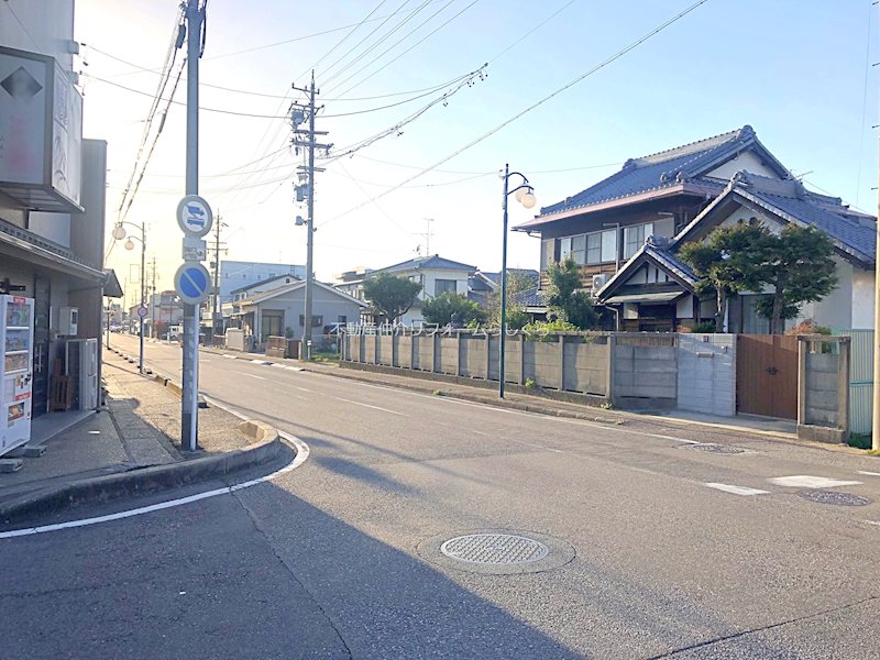 現地写真（前面道路含む現地写真）