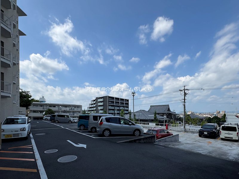 共用部写真（駐車場）