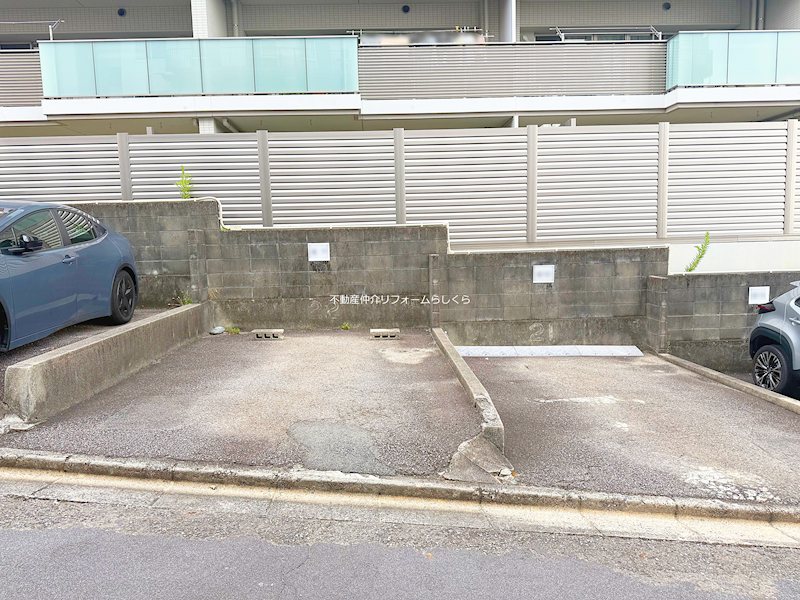 共用部写真（駐車場）