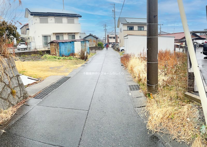 現地写真（前面道路含む現地写真）
