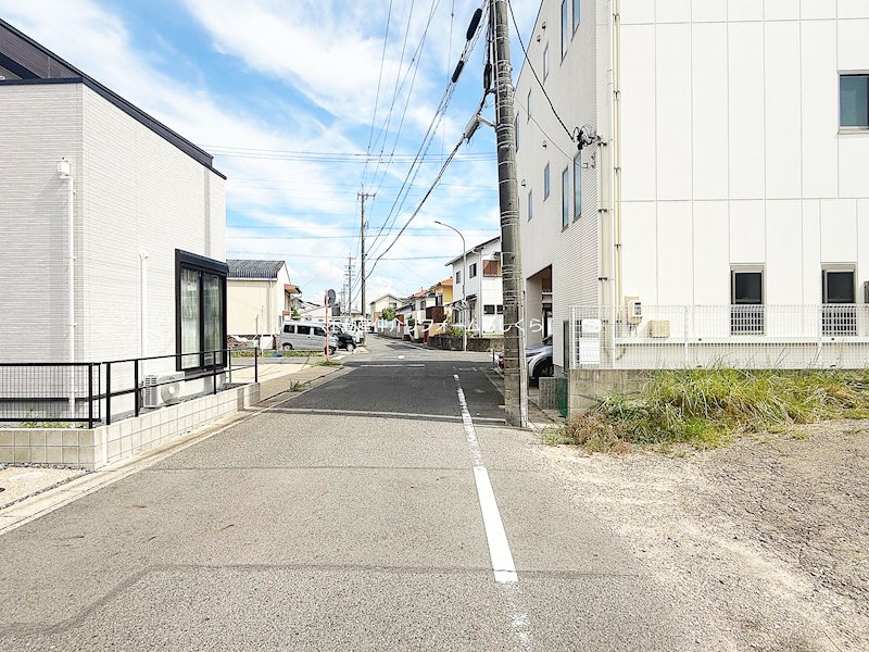 現地写真（前面道路含む現地写真）