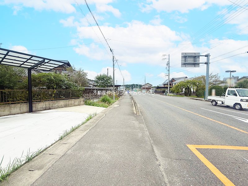 現地写真（前面道路含む現地写真）