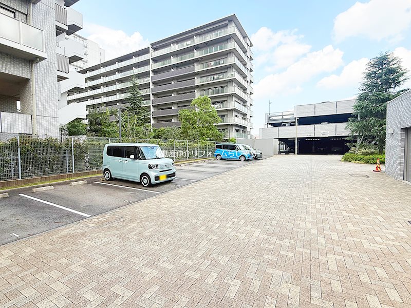 共用部写真（駐車場）