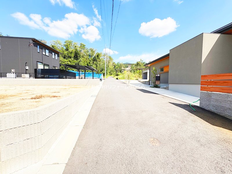 現地写真（前面道路含む現地写真）