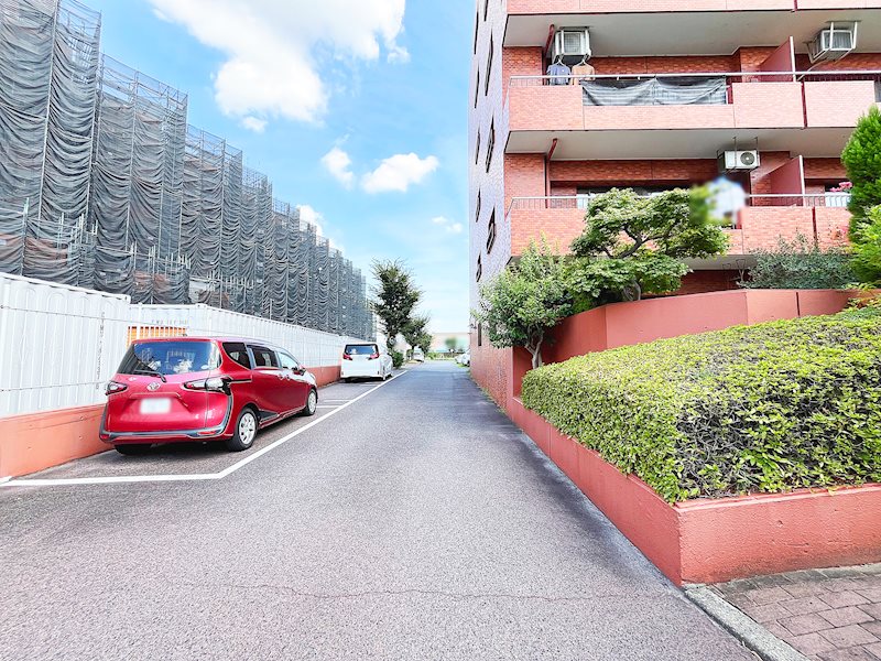 共用部写真（駐車場）
