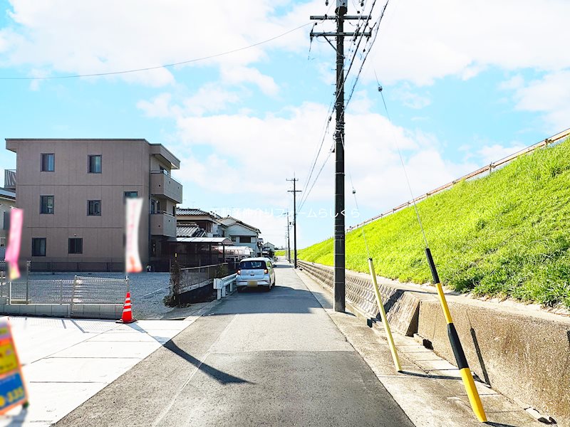 現地写真（前面道路含む現地写真）
