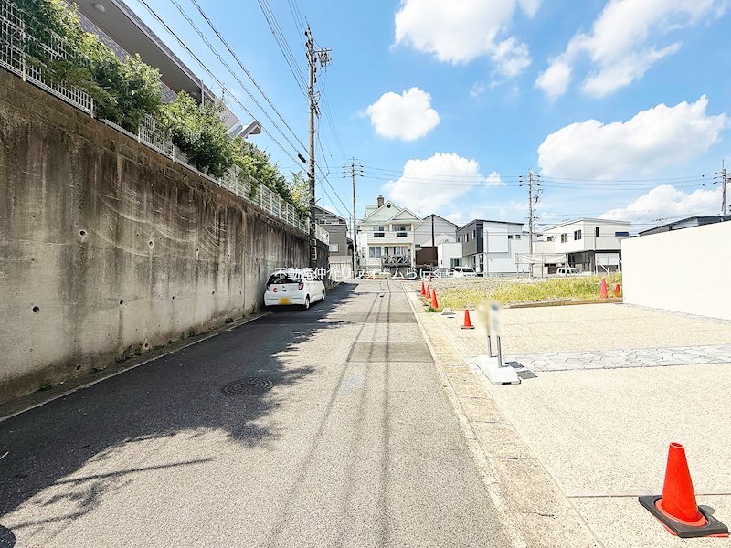 現地写真（前面道路含む現地写真）