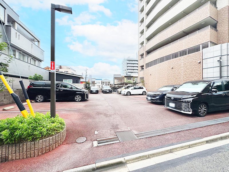 共用部写真（駐車場）