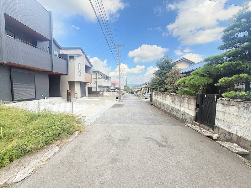 現地写真（前面道路含む現地写真）