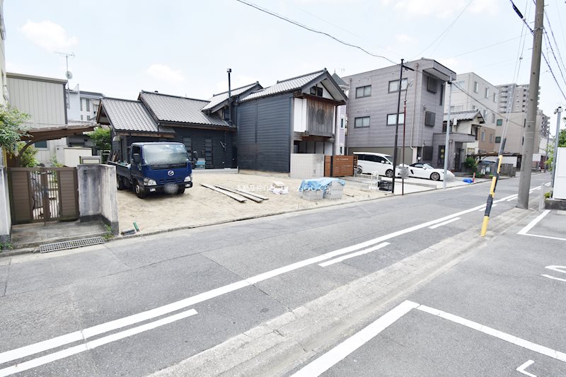 現地写真（前面道路含む現地写真）