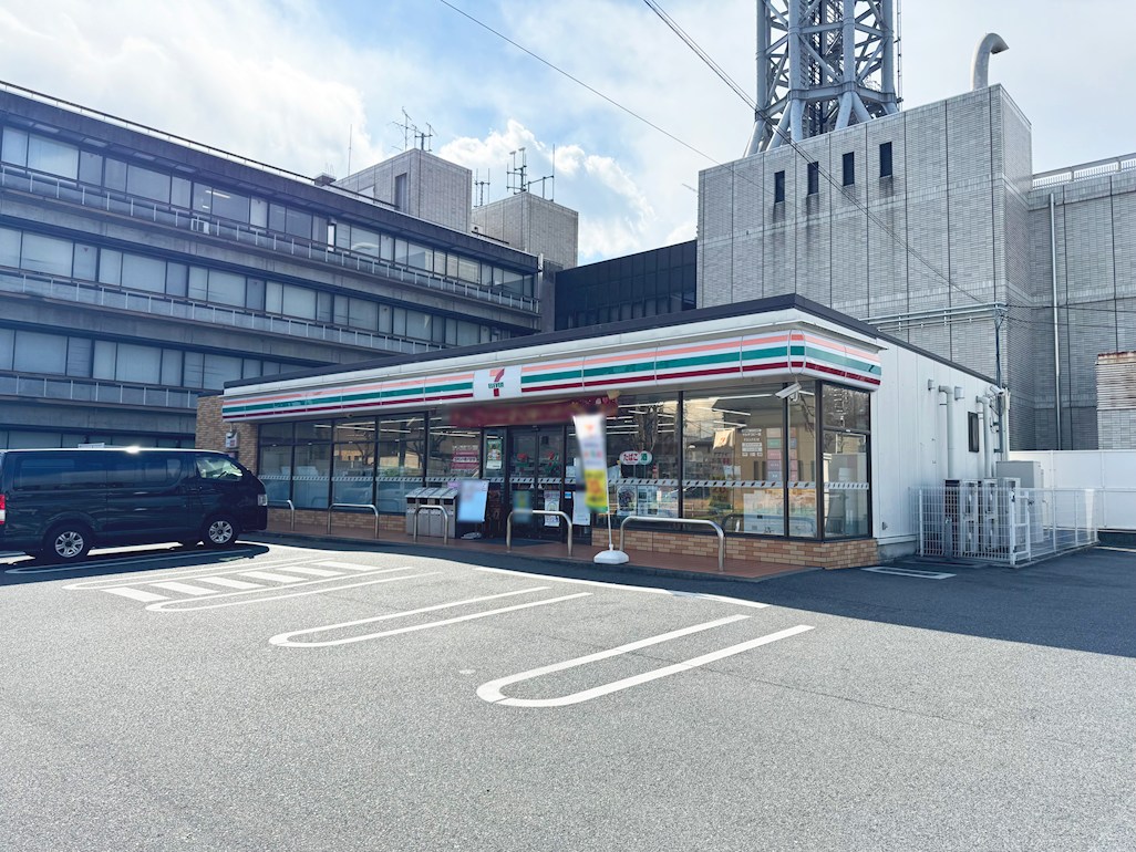 セブンイレブン　名古屋豊が丘店