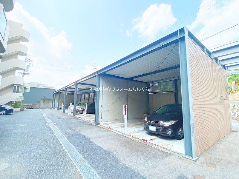 共用部写真（駐車場）