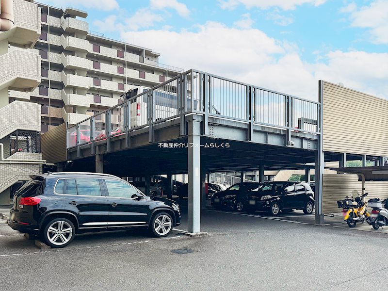 共用部写真（駐車場）