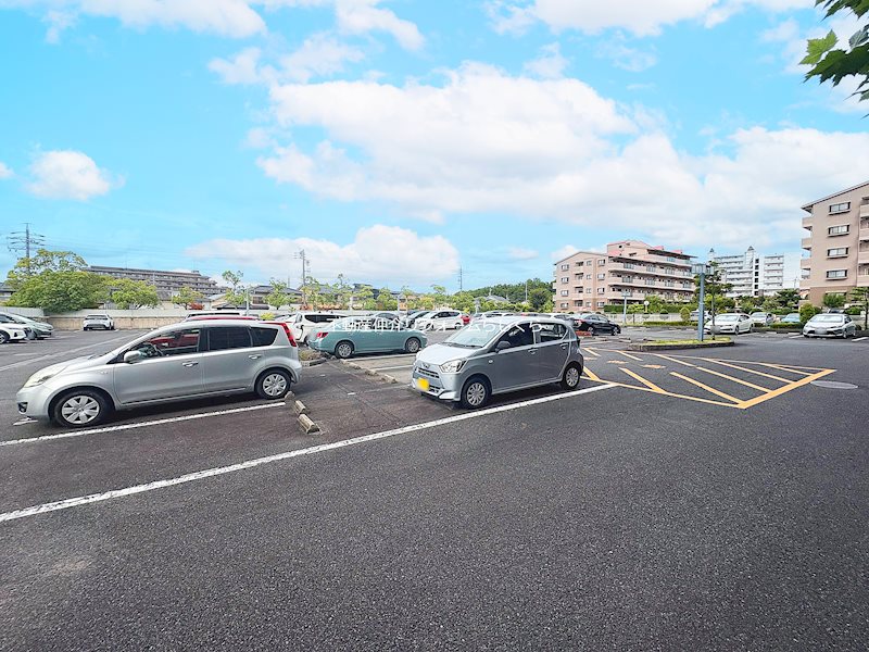 共用部写真（駐車場）