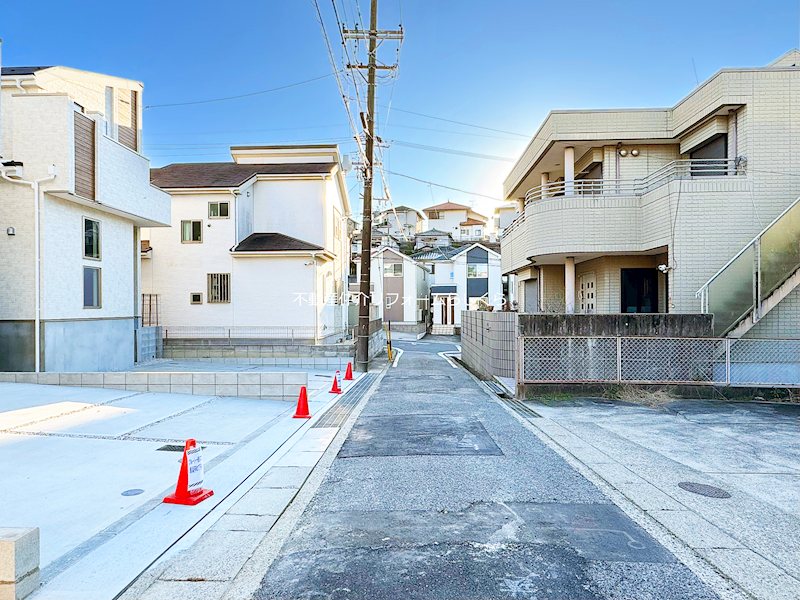 現地写真（前面道路含む現地写真）