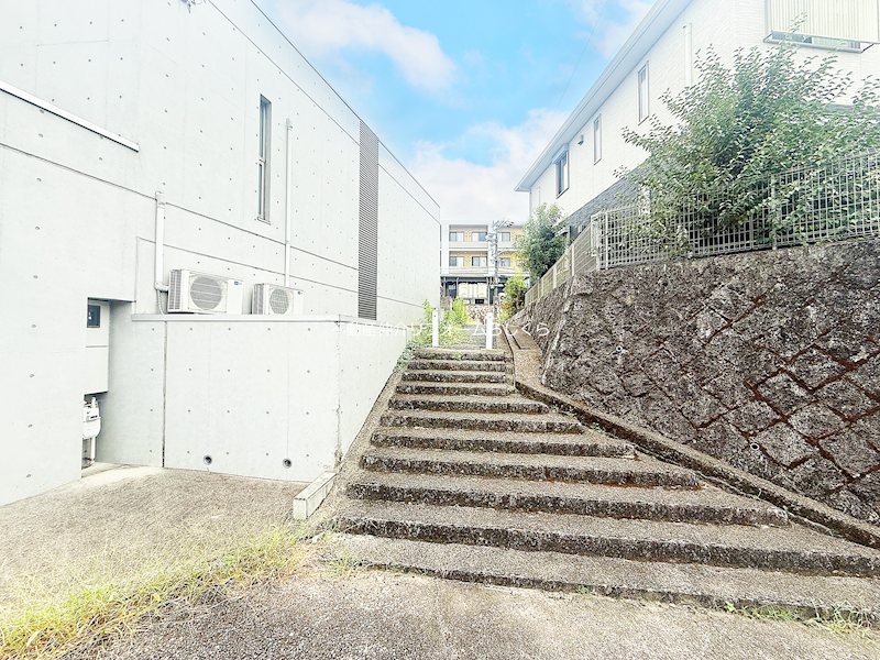 現地写真（前面道路含む現地写真）