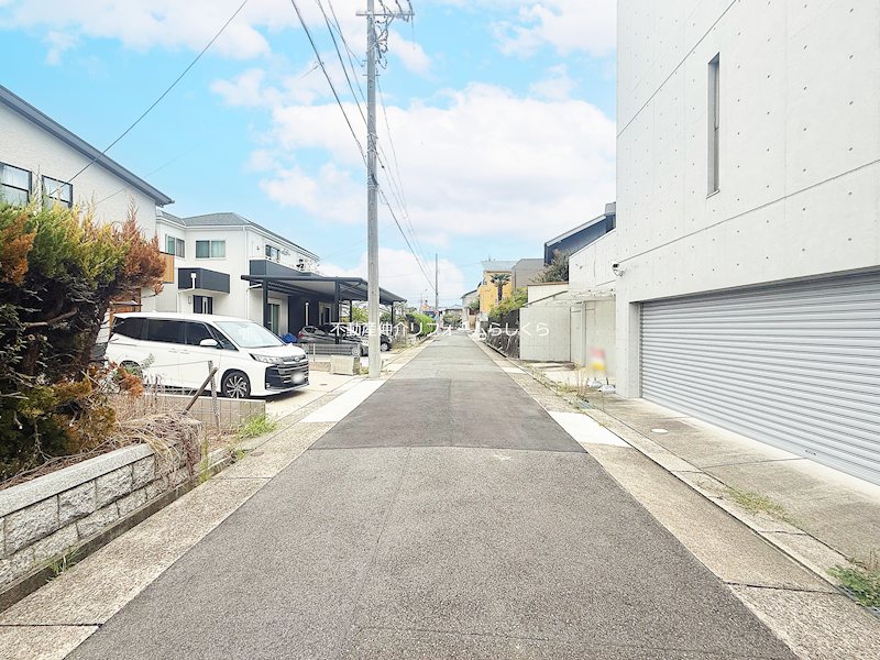 現地写真（前面道路含む現地写真）