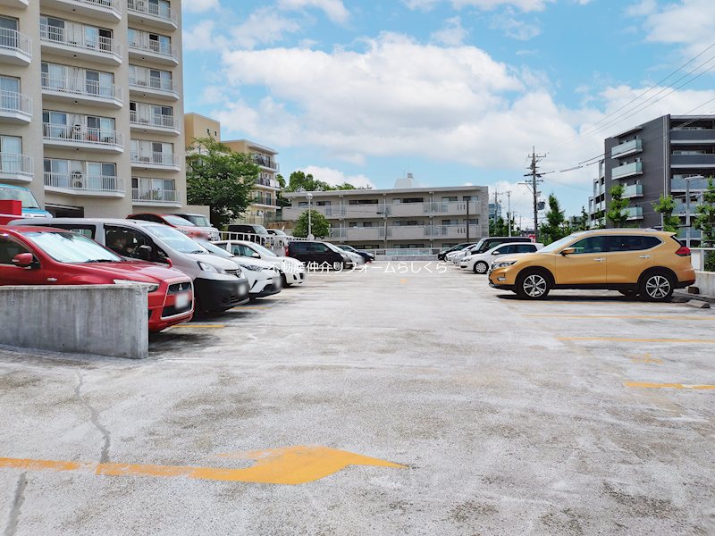 共用部写真（駐車場）