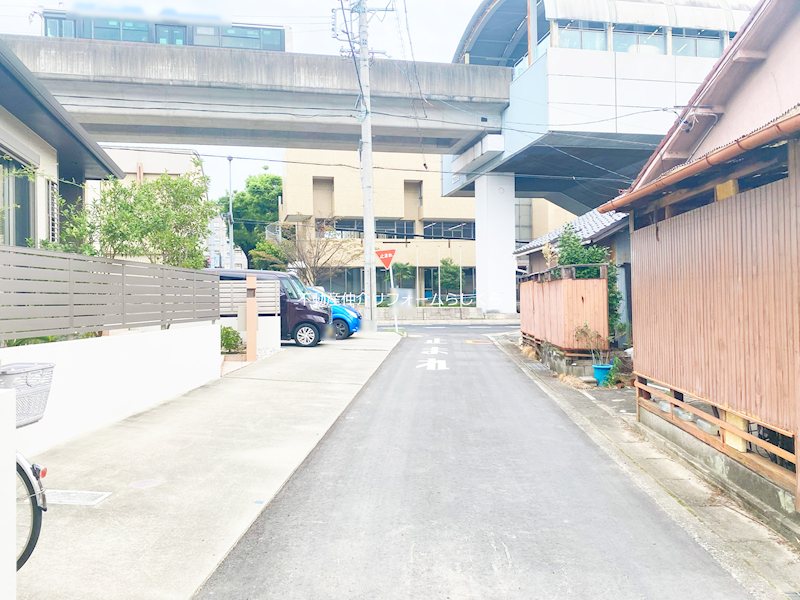 現地写真（前面道路含む現地写真）