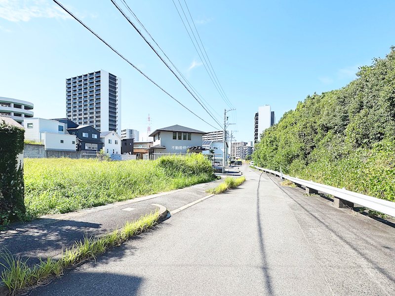 現地写真（前面道路含む現地写真）