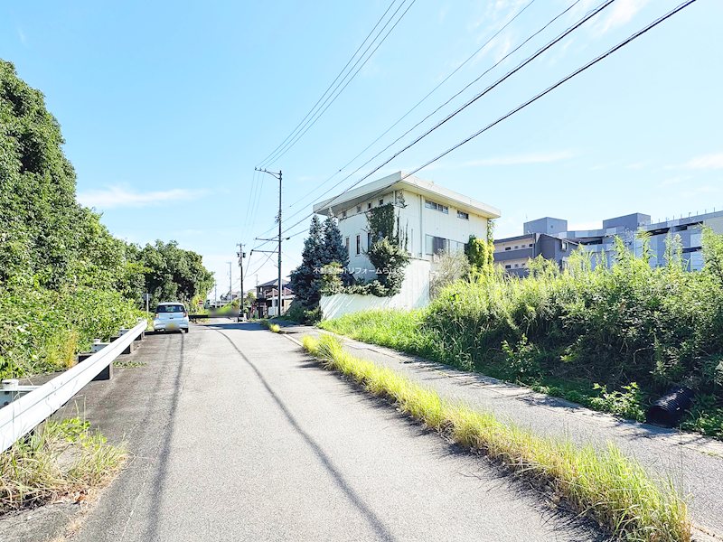 現地写真（前面道路含む現地写真）