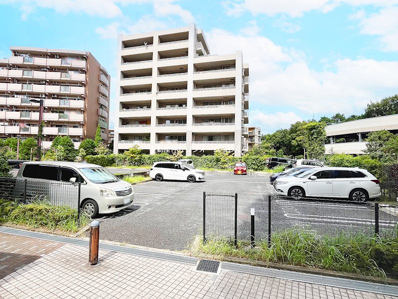 共用部写真（駐車場）
