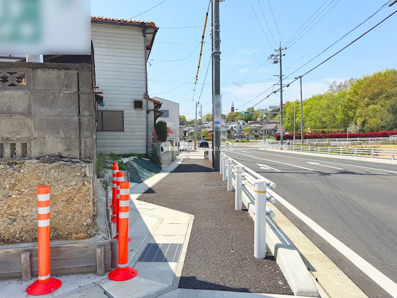 現地写真（前面道路含む現地写真）