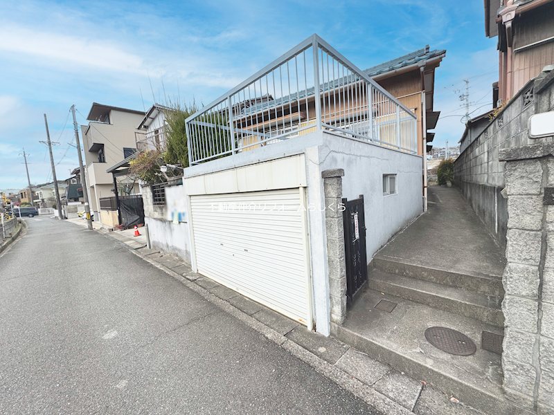 現地写真（前面道路含む現地写真）
