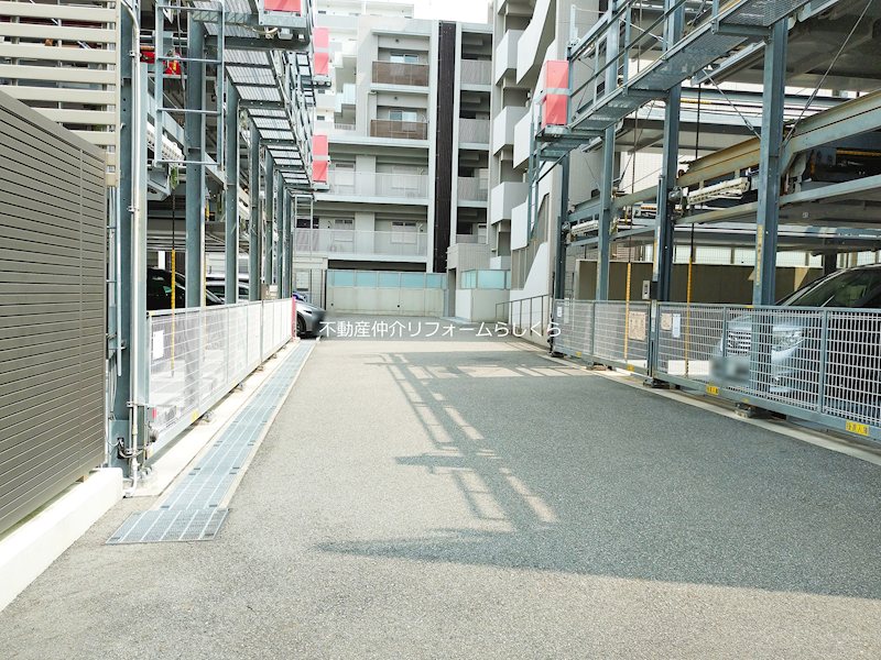 共用部写真（駐車場）