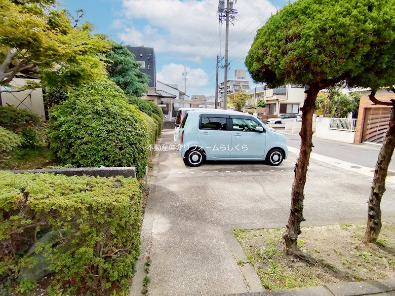 共用部写真（駐車場）