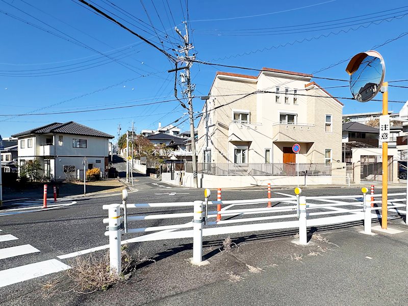 現地写真（前面道路含む現地写真）