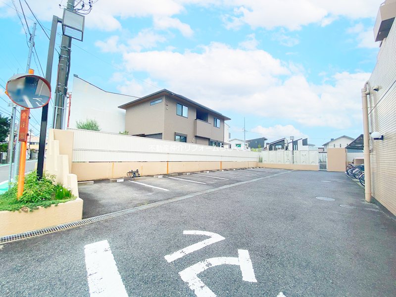共用部写真(駐車場)