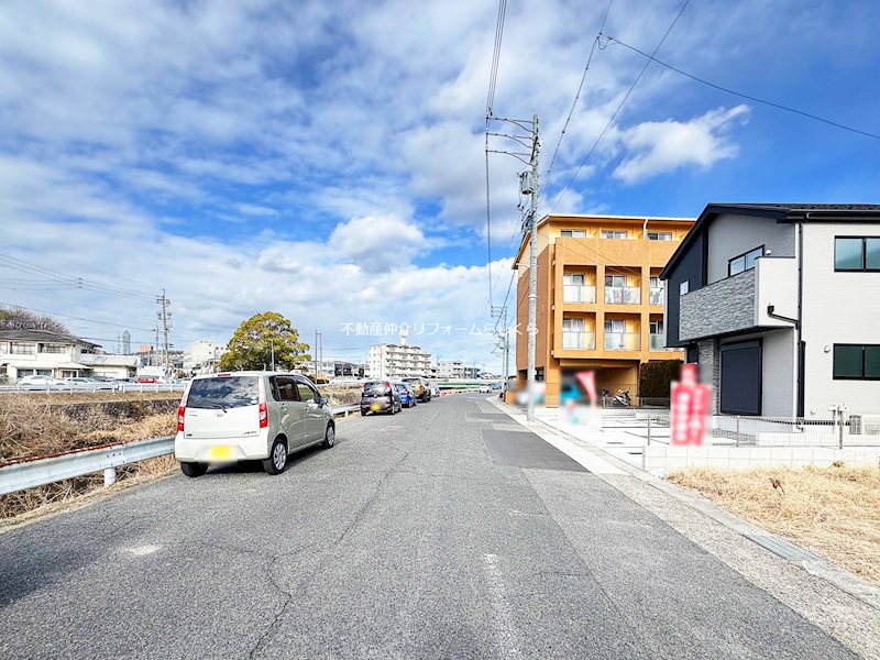 現地写真（前面道路含む現地写真）