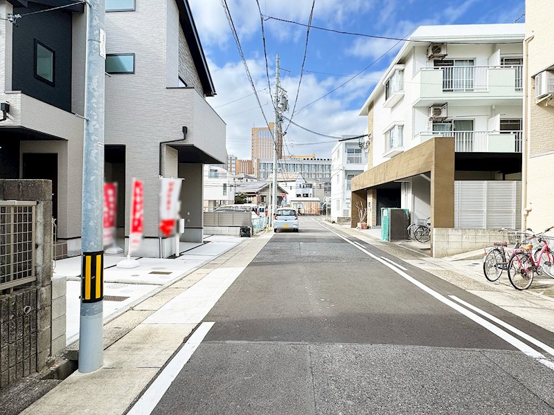 現地写真（前面道路含む現地写真）