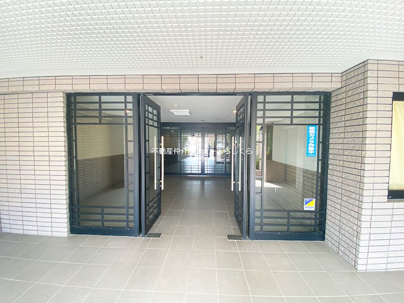 共用部写真（エントランス）