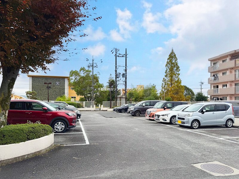 共用部写真（駐車場）