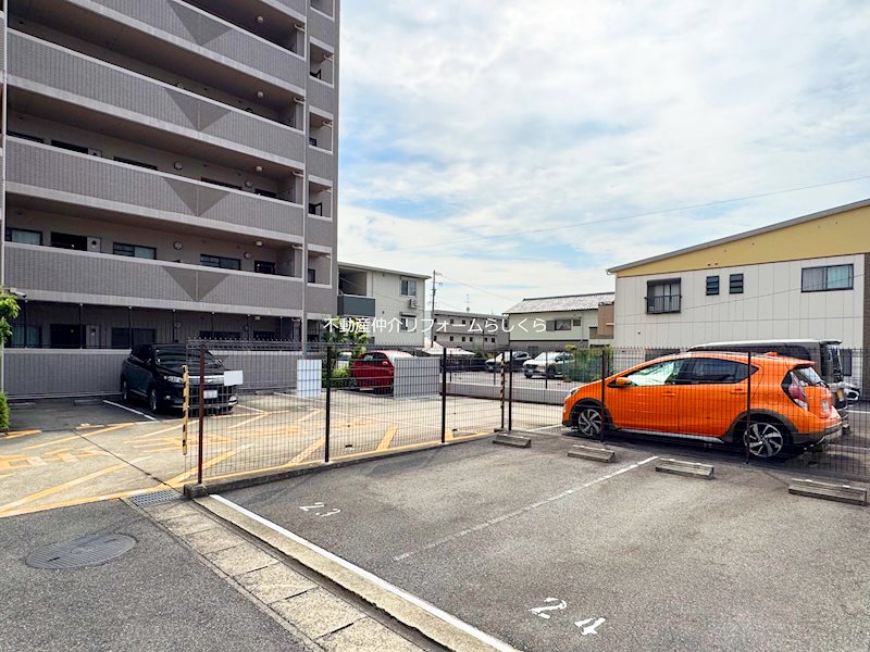 共用部写真（駐車場）