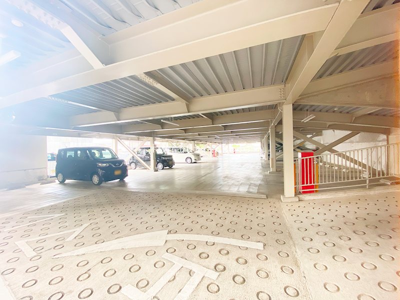 共用部写真（駐車場）
