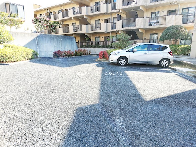 共用部写真（駐車場）