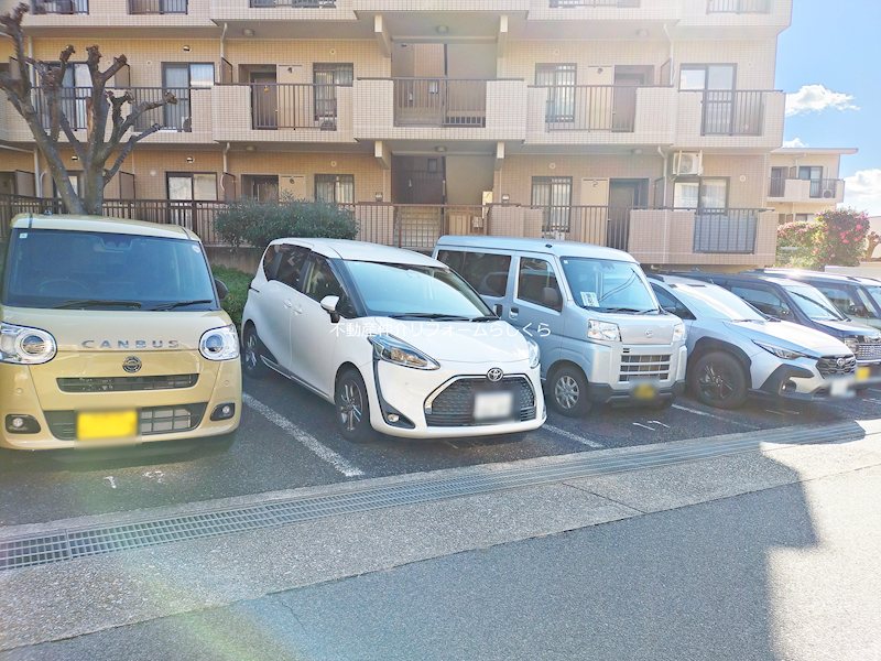 共用部写真（駐車場）