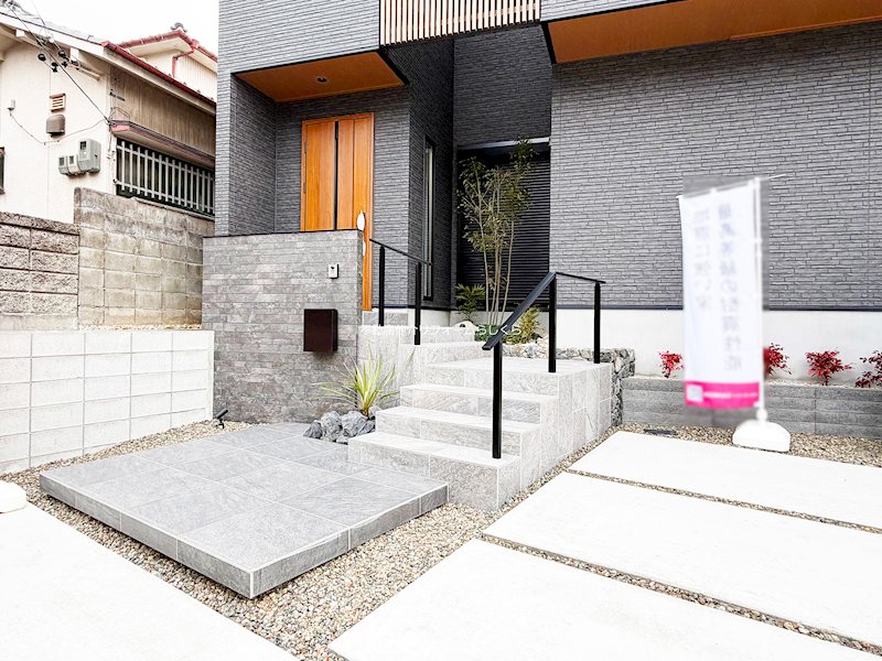 現地写真（玄関）