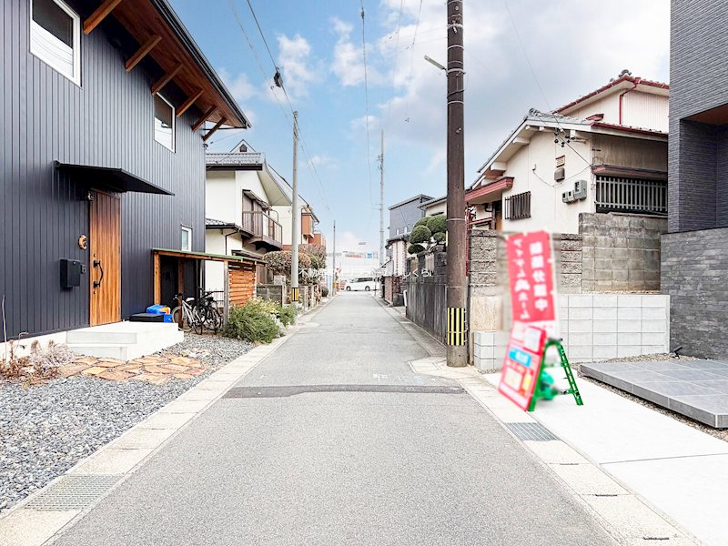 現地写真（前面道路含む現地写真）