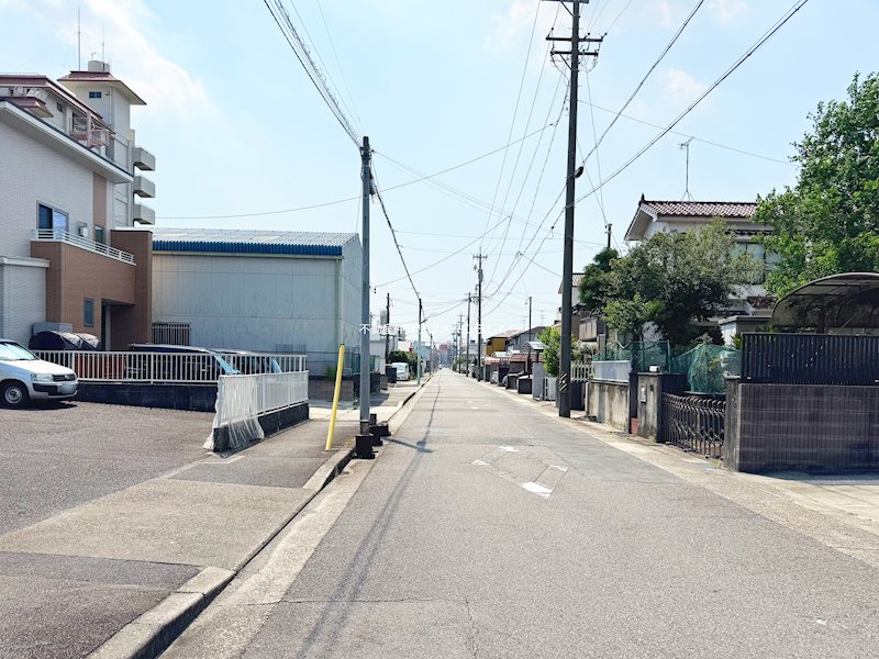現地写真（前面道路含む現地写真）