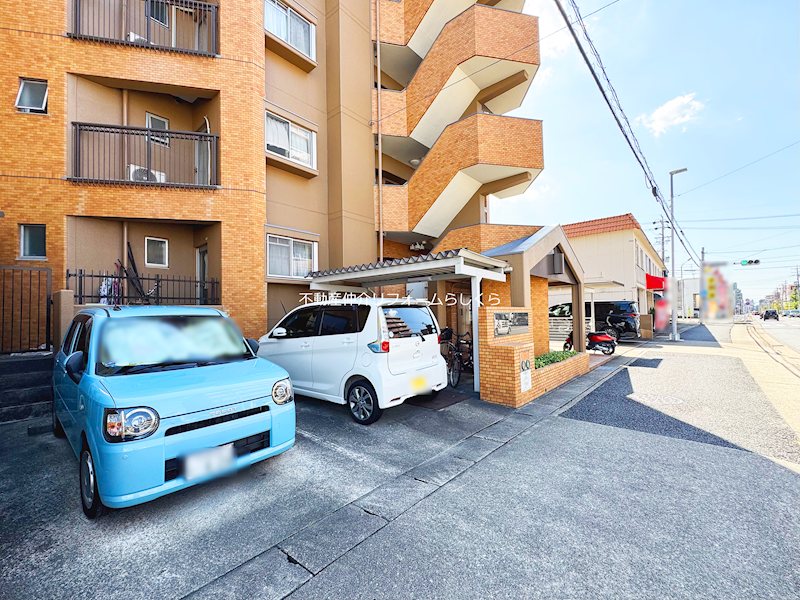 共用部写真（駐車場）