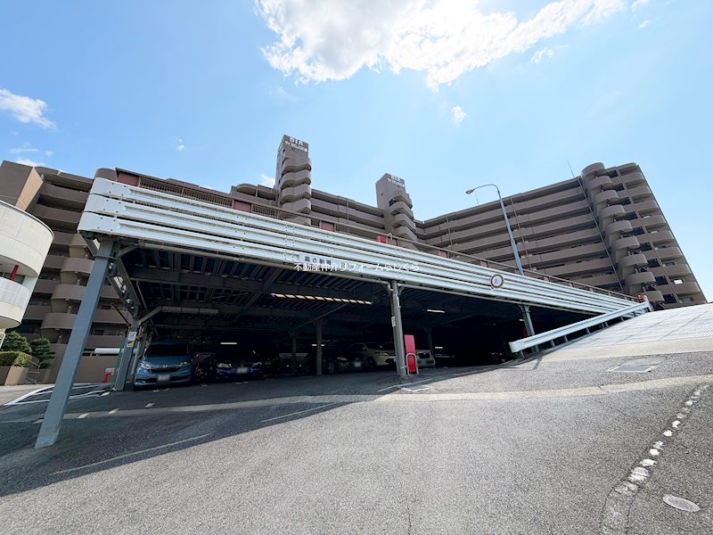共用部写真（駐車場）