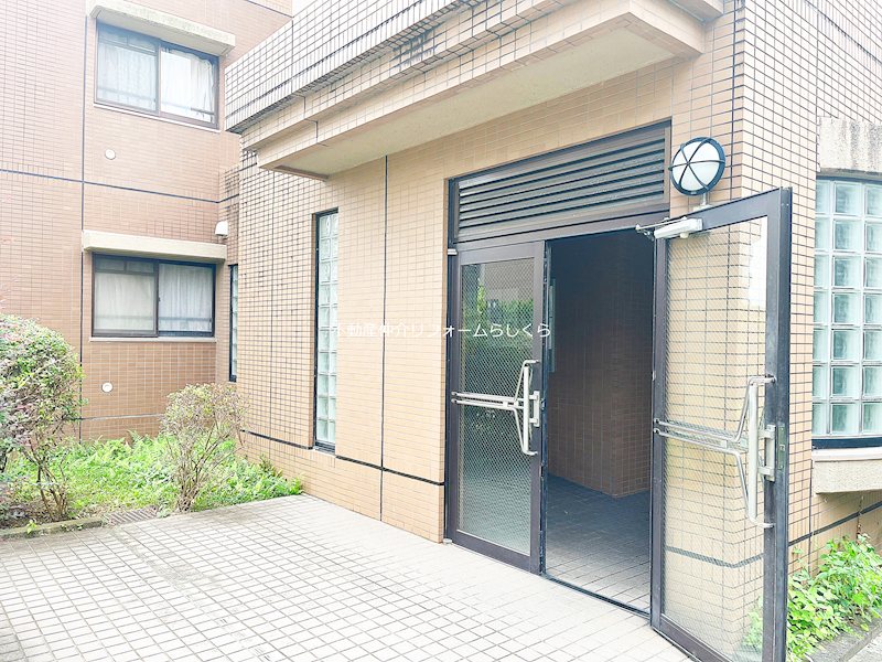 共用部写真（エントランス）