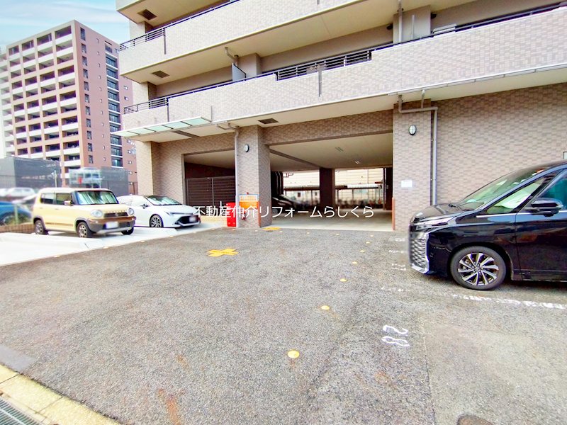 共用部写真（駐車場）