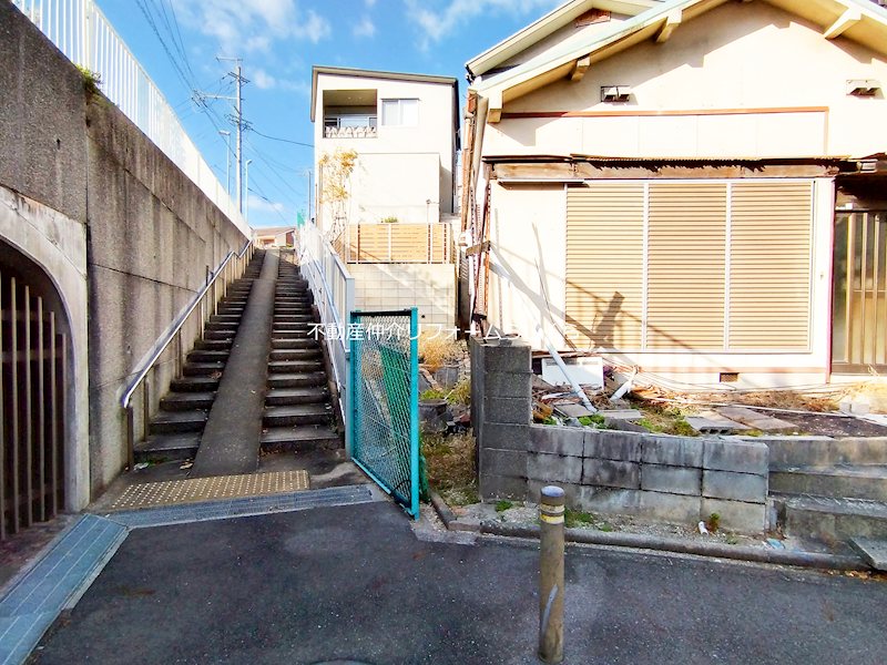 現地写真（前面道路含む現地写真）