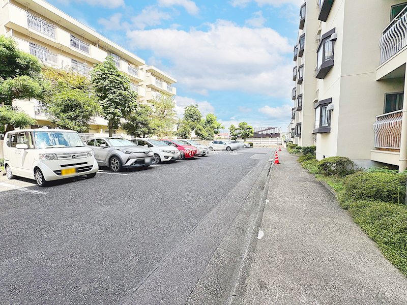 共用部写真（駐車場）