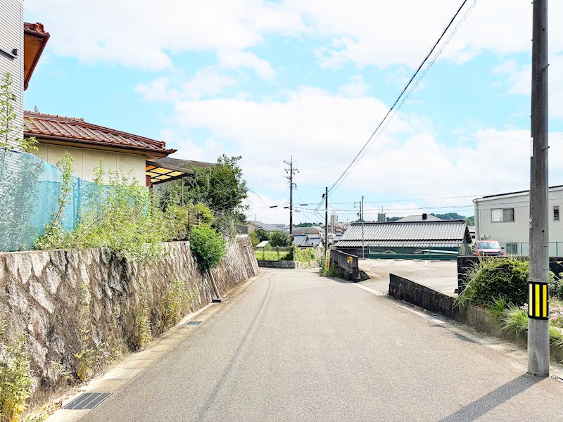 現地写真（前面道路含む現地写真）